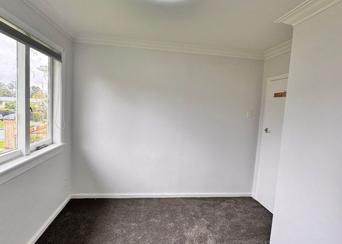  at 3 Applewood Drive, Henderson, Waitakere City, Auckland