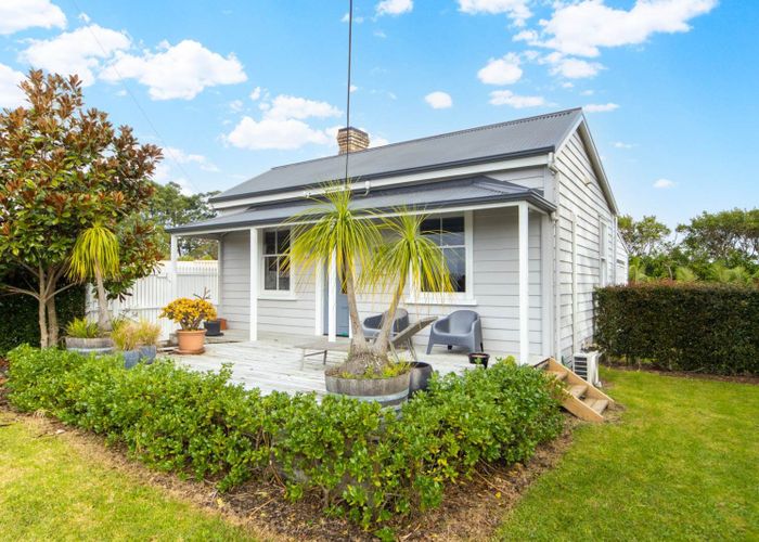  at 4 Clarks Lane, Hobsonville, Waitakere City, Auckland