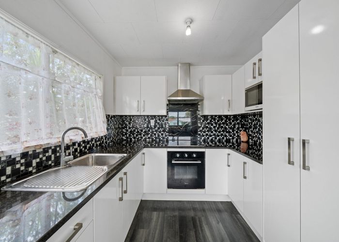  at 9 Palermo Place, Clover Park, Manukau City, Auckland