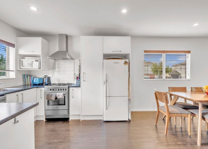  at 33 apple orchard way, Sunnyvale, Waitakere City, Auckland