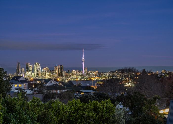  at 26 Waimana Avenue, Northcote Point, North Shore City, Auckland