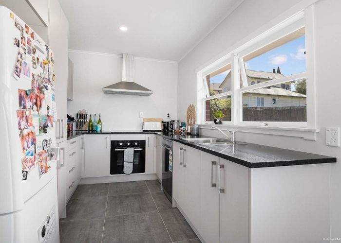  at 37 Park Road, Glenfield, Auckland