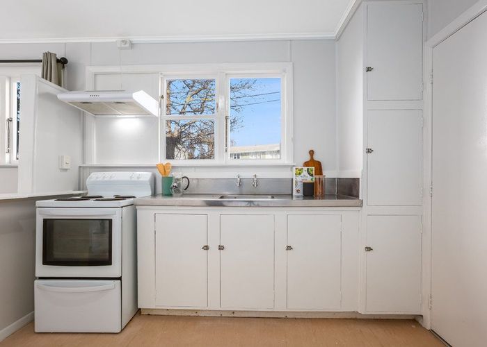  at 10 Lincoln Grove, Cannons Creek, Porirua, Wellington