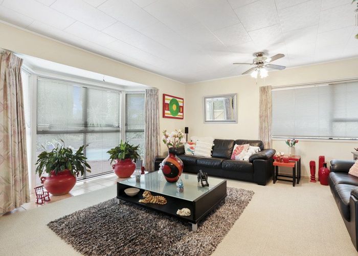  at 2 Mariposa Avenue, Lynfield, Auckland