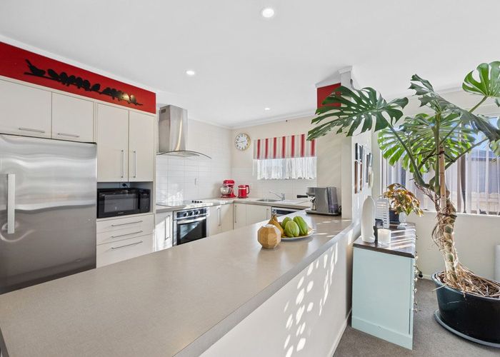  at 1/102 Elliot Street, Howick, Manukau City, Auckland