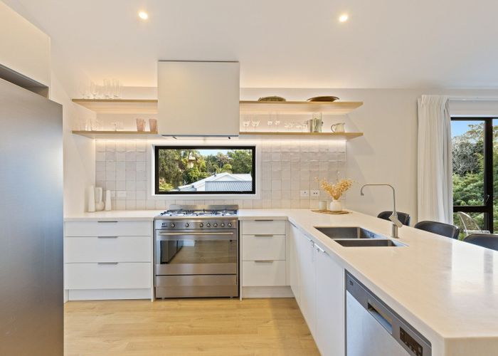  at 6E Burns Street, Westown, New Plymouth