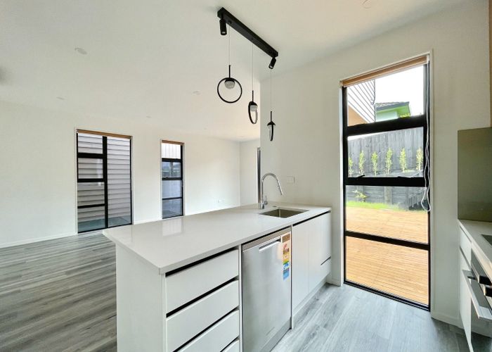  at 9/90 Picasso Drive, West Harbour, Auckland