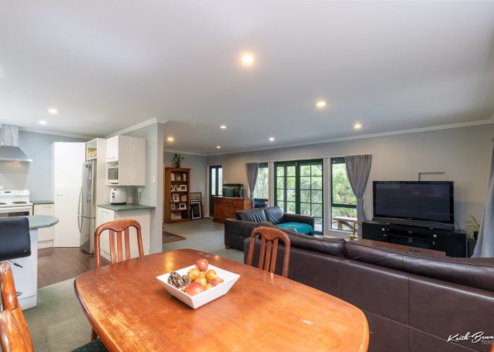  at 12 Hillside Drive, Maoribank, Upper Hutt