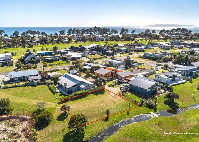  at 124 The Fairway, Matarangi