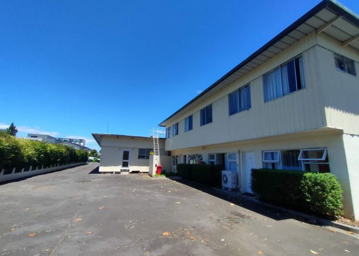  at 3 Brook Street, Milford, North Shore City, Auckland