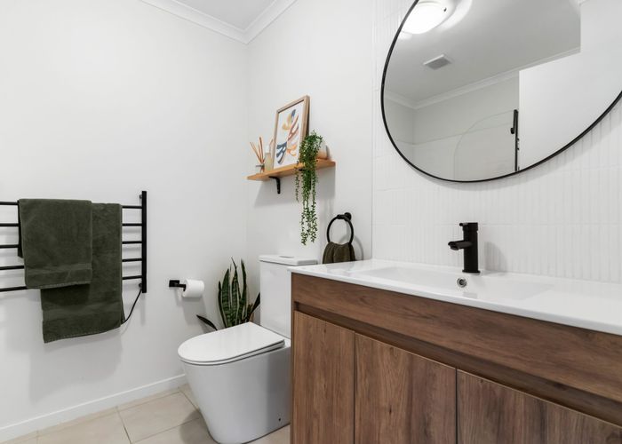  at 4/94 Glengarry Road, Glen Eden, Waitakere City, Auckland