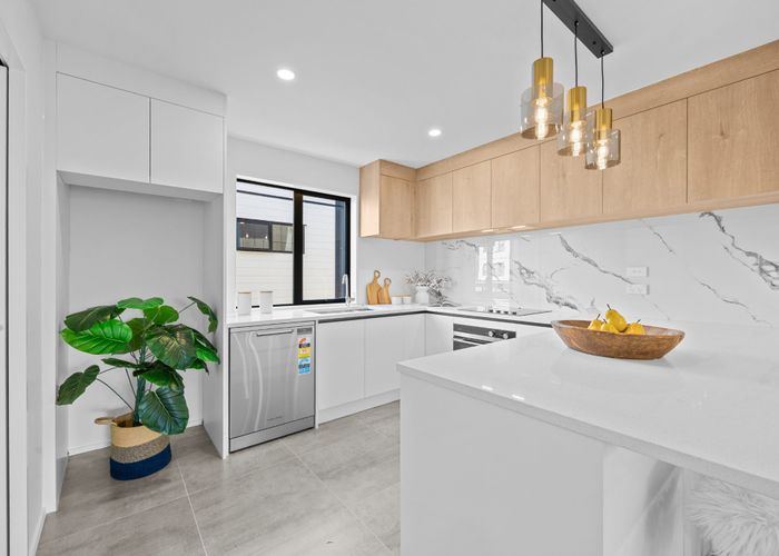  at 6 Robertson Road, Ranui, Waitakere City, Auckland