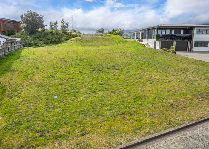  at 25 Pharazyn Avenue, Waikanae Beach, Kapiti Coast, Wellington