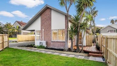  at 2/42 Esther Place, Red Beach, Whangaparāoa