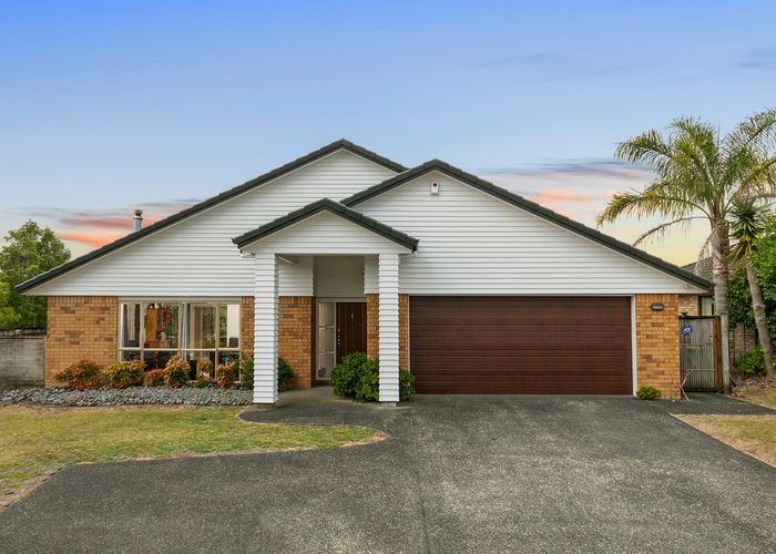  at 81 Summerland Drive, Henderson, Auckland