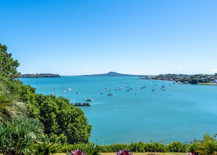  at 33 Takutai Avenue, Half Moon Bay, Auckland