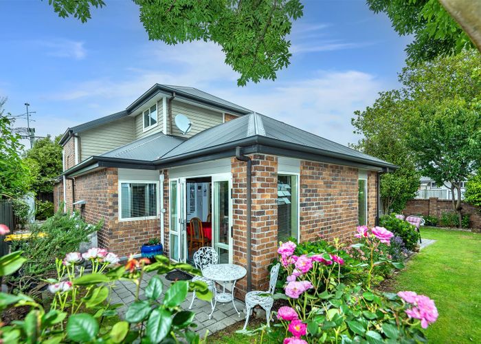  at 2 Palm Drive, Shirley, Christchurch