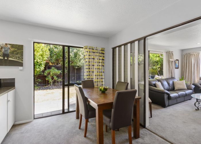  at 2/1 Thornhill Place, Sockburn, Christchurch