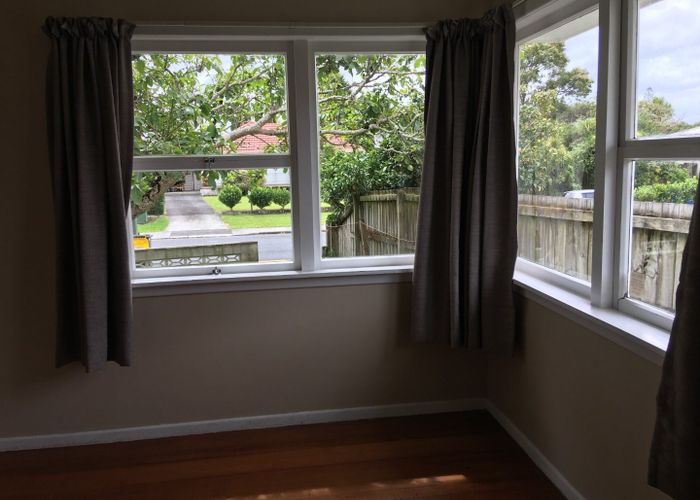  at 5 Te Kanawa Crescent, Henderson, Auckland