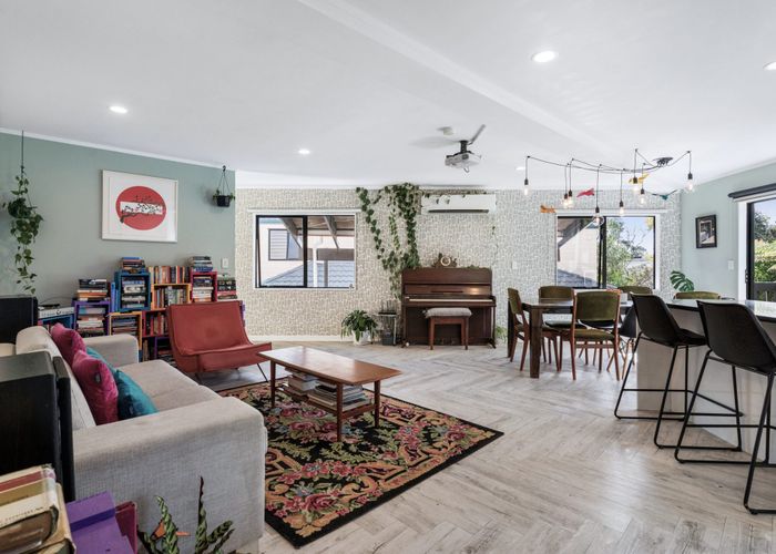  at 43 Holmes Drive South, Massey, Waitakere City, Auckland