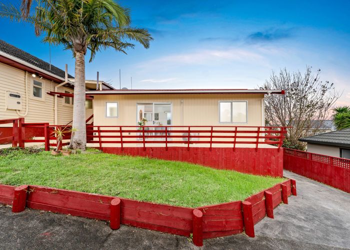  at 1/162 Forrest Hill Road, Forrest Hill, North Shore City, Auckland