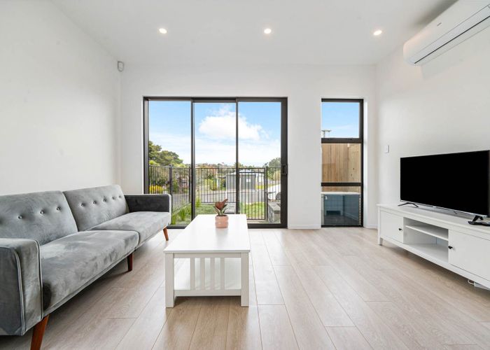  at 2/25 Abbotleigh Avenue, Te Atatu Peninsula, Waitakere City, Auckland