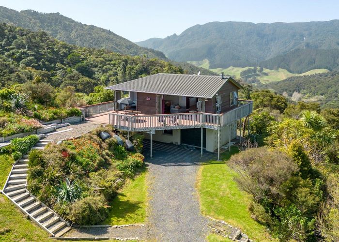  at 1753 Colville Road, Amodeo Bay