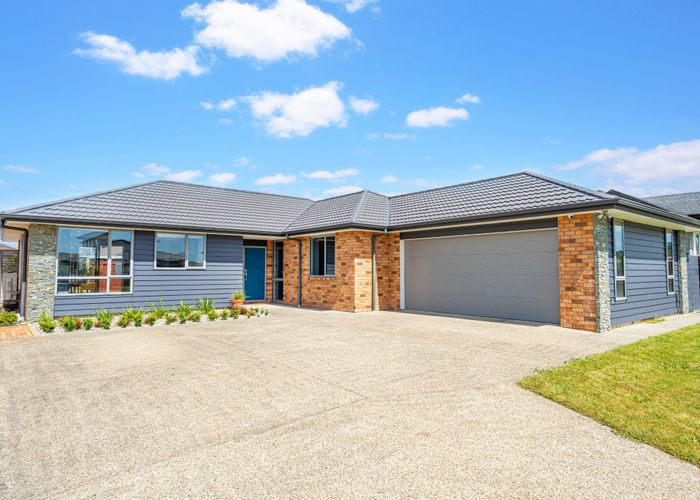  at 11 Aporo Drive, Kumeu