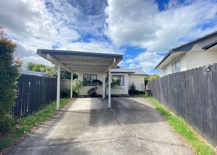  at 23 Medina Place, Half Moon Bay, Auckland