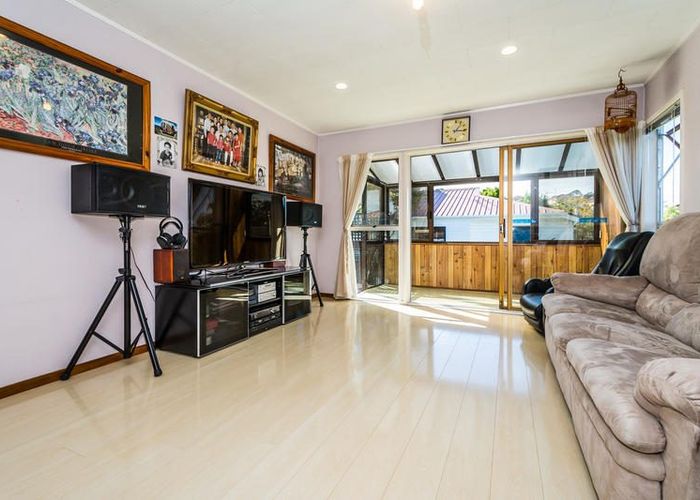  at 18A Lavery Place, Sunnynook, North Shore City, Auckland