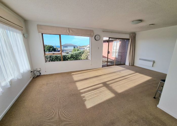  at 2/8B Newhaven Terrace, Mairangi Bay, North Shore City, Auckland