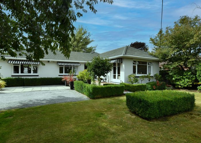  at 19 Middlepark Road, Sockburn, Christchurch