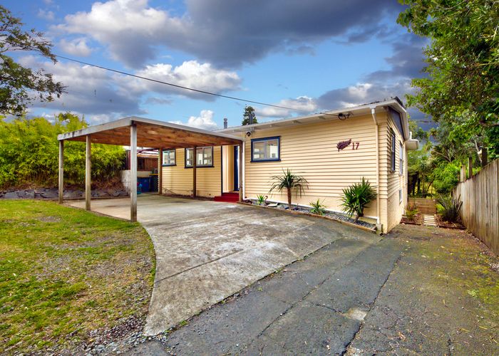  at 17 Golf Road, New Lynn, Auckland