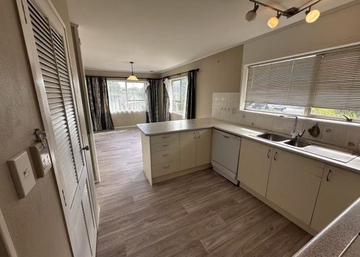  at 10 Sunnyridge Place, Hillsborough, Auckland