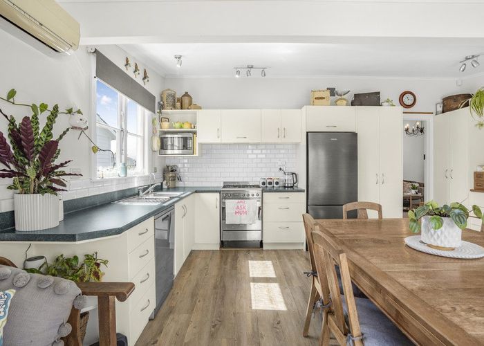  at 34 York Street, Moera, Lower Hutt