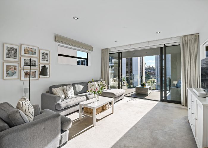  at 210/2 Bluegrey Avenue, Stonefields, Auckland
