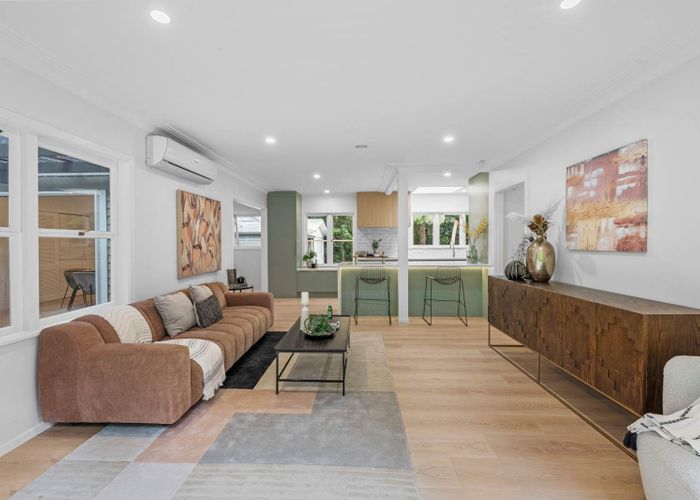  at 11 Scenic Drive, Manurewa, Manukau City, Auckland