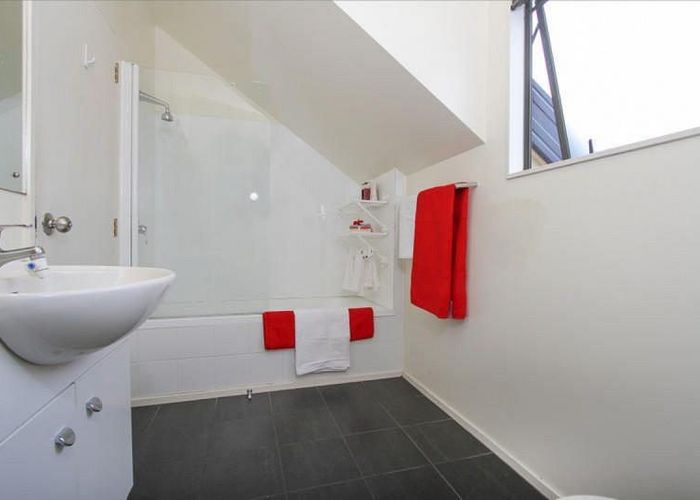  at 1/9 Melview Place, New Lynn, Waitakere City, Auckland