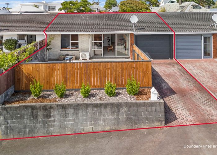 at 9 Barrett Street, Westown, New Plymouth