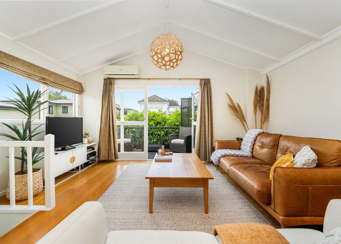  at 8/23 Cleary Road, Panmure, Auckland