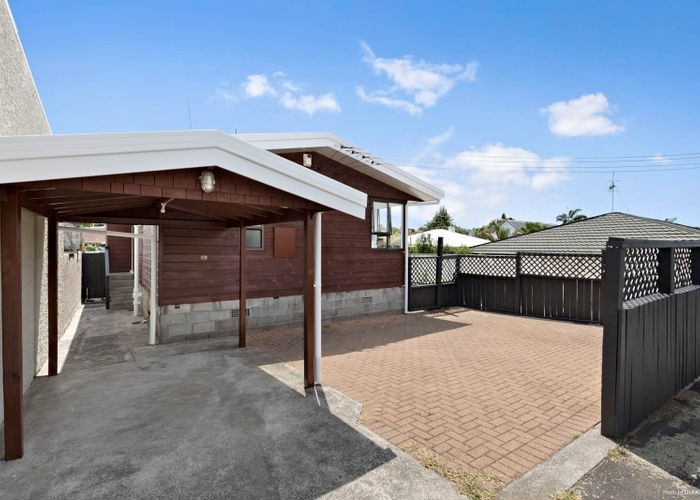  at 1/15 Garland Road, Greenlane, Auckland