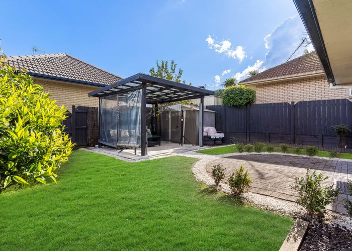  at 2/21 Stratford Road, Alfriston, Manukau City, Auckland
