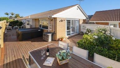  at 1 Putter Place, Golflands, Auckland