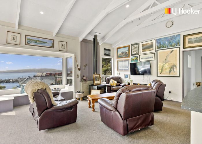  at 16 Slant Street, Careys Bay, Dunedin