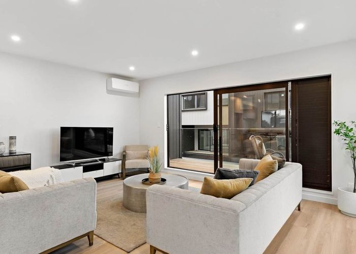  at 3 Irwin Lane, Windsor Park, Auckland