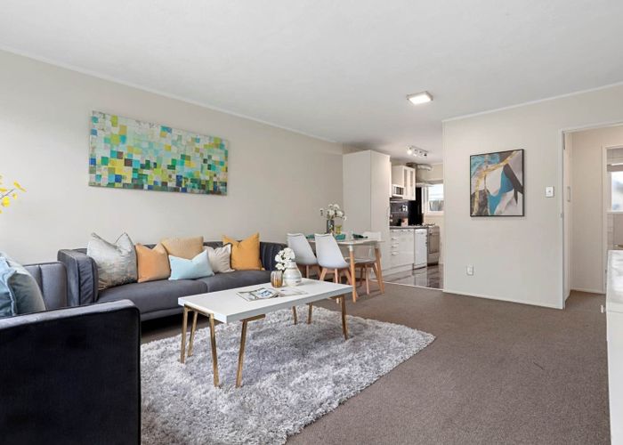  at 11/5 Keeling Road, Henderson, Auckland