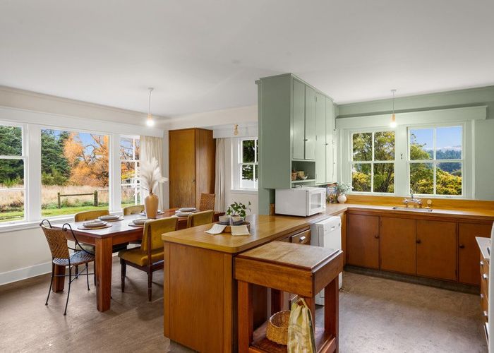  at 2506 Woodstock Road, View Hill, Oxford