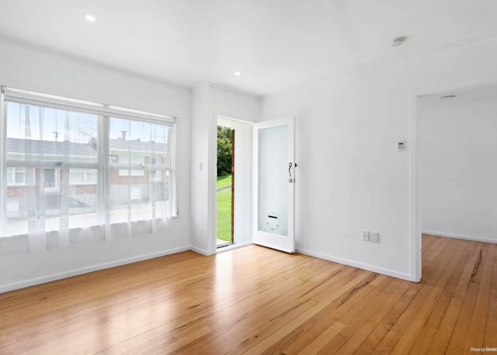  at 2/12 Raines Avenue, Forrest Hill, Auckland