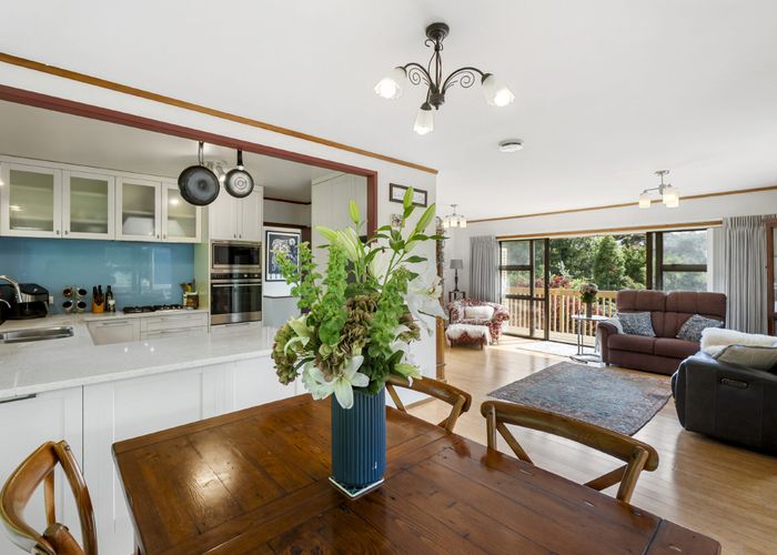  at 2/13 Coronation Road, Hillcrest, North Shore City, Auckland