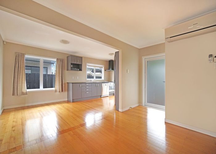  at 8 Border Road, Henderson, Waitakere City, Auckland